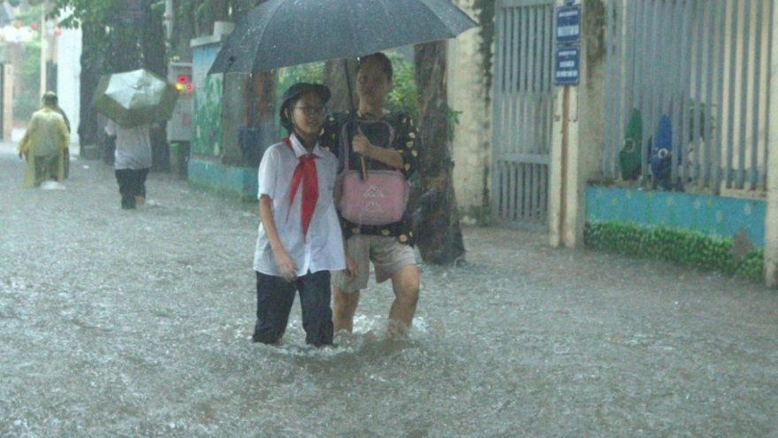 Ngập lụt ở Hà Nội: Lộ rõ những khoảng trống trong quản trị đô thị